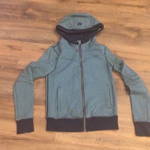 Lululemon sweatshirt